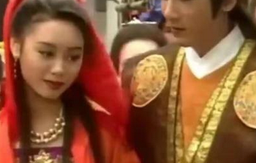 《金瓶梅》里的潘金莲善妒，可是她为什么不吃春梅的醋呢？