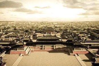 历史上朱元璋建国后，将首都定在南京而非长安是为何？