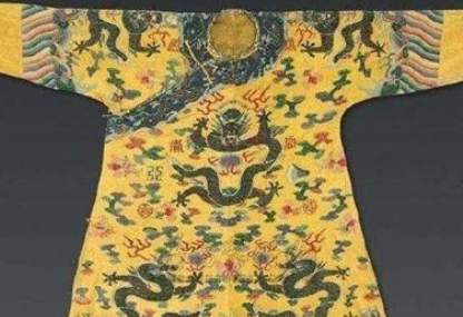 包拯只是一位臣子，为何却能穿龙袍呢？