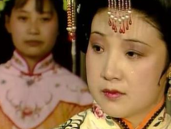 红楼梦南安太妃出席贾贾母的寿宴是为何？与探春有何联系