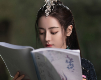 《与君初相识》迪丽热巴适合古装造型吗？