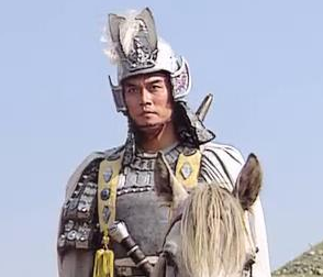 三国时期能与马超相抗衡的蜀汉猛将是谁？