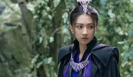 《与君初相识》雪三月这个名字很有诗意，也人如其名