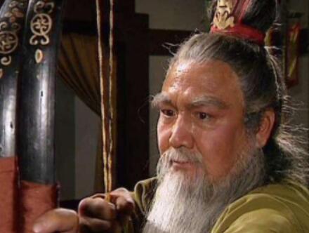 诸葛亮为什么要反对封黄忠做后将军呢？