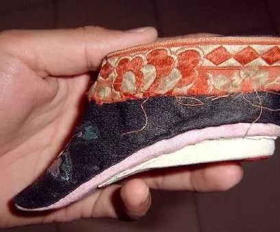 现在讲究婚姻自由 古人男的能够随便休妻吗