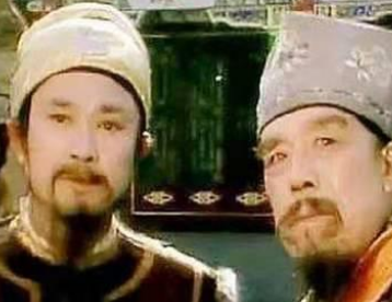 红楼梦黛玉进贾府时，为何没看见两个舅舅？原因是什么