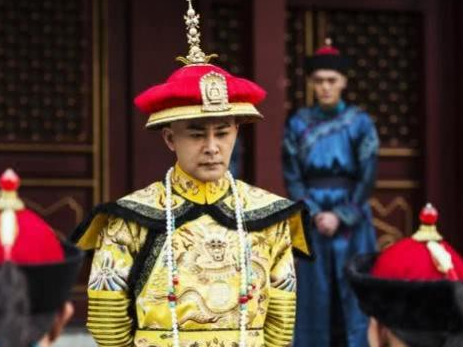 乾隆上位后多次废除老爹的法令 乾隆为什么不喜欢自己的亲爹