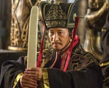 荀彧一生辅佐曹操，最后却被逼死