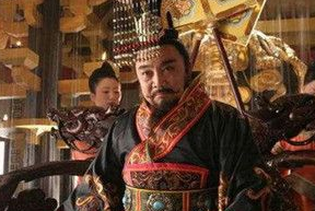 历史上杨坚是怎么篡位称帝的？