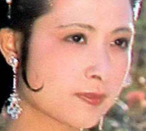 红楼梦就薛姨妈进入家贾府后住在哪里？是谁安排的?