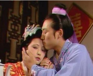 红楼梦贾琏愿意去尤二姐为妾的原因是什么？