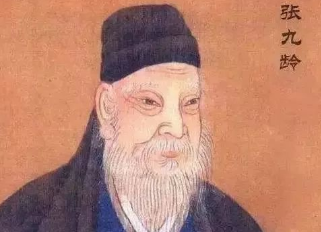 在文学创作与政治方面，张九龄有哪些成就？