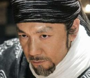 历史上秦始皇为何会发明郡县制？有何影响？