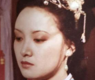 红楼梦绣春囊事件王夫人邢夫人是什么态度？