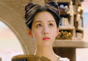 电影版《花千骨》剧情与剧版基本一致，男主造型一言难尽