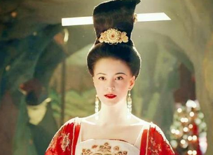 芳华绝代的杨玉环到底是大唐的祸水，还是珍宝呢？