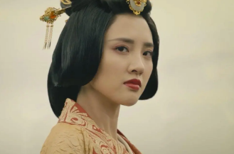 文德郭皇后：魏文帝曹丕的皇后，位极椒房但内心温穆恭静