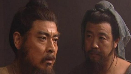 吴用与晁盖商量劫夺生辰纲，为什么要请三阮相助？