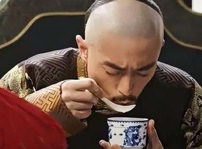 古代皇帝吃饭前都有太监试毒 要是慢性毒药怎么办