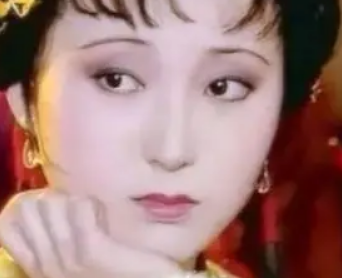 红楼梦中元春被封妃与林家有何联系？