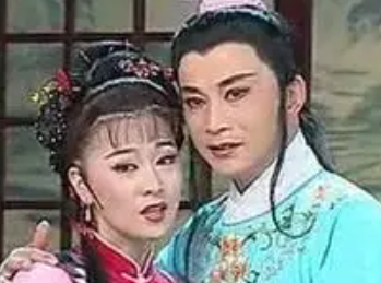 清代《白牡丹》第二十九回主要内容是什么？