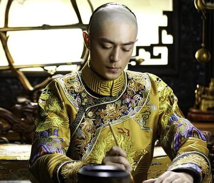 嘉庆继位乾隆退居幕后 嘉庆是怎么看待这个太上皇的