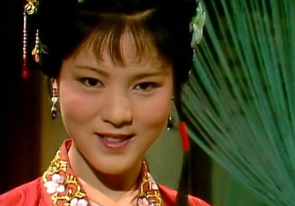 《红楼梦》袭人曾经是准姨娘，对此晴雯怎么看？