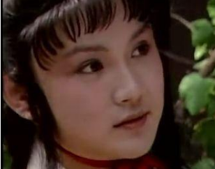 红楼梦中宝玉为晴雯修改祭文时，黛玉是什么表现？