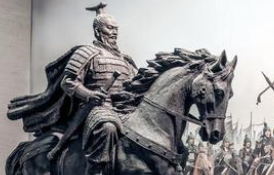 历史上是谁杀死了曹操的父亲曹嵩？