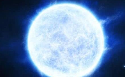 R136a1恒星究竟有多大？是太阳直径的28.8-35.4倍