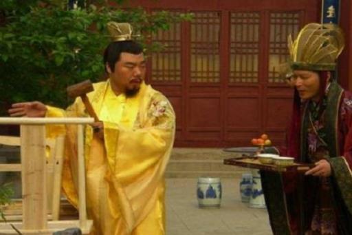 明熹宗朱由校怎么传奇给弟弟朱由检？