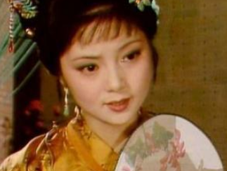 红楼梦抄检大观园薛宝钗为何要搬走？是为了避嫌吗？