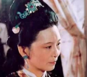 红楼梦晴雯离开贾府时，为何没有穿衣服？