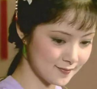 红楼梦香菱弄脏石榴裙后，薛姨妈说了些什么？