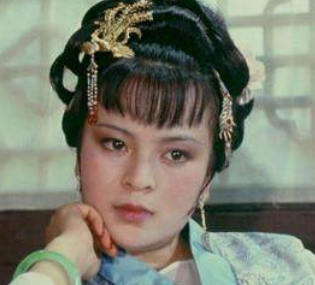 红楼梦中探春生日时，元春做了什么事情?