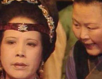 红楼梦中邢夫人与王熙凤之间的关系如何？