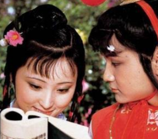 红楼梦怡红院有什么好处，贾府的丫鬟都想去？