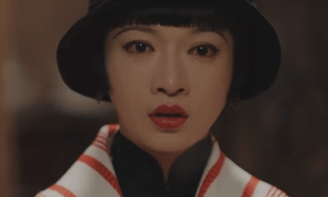 《传家》中周夫人临终前的决定是什么？