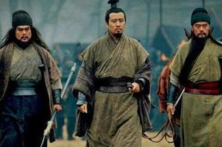刘备登基称帝时杀了一个人 最后造成了什么样的影响