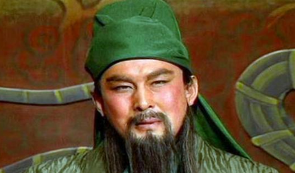 如果刘备要为关羽配备副将，派哪些人员去比较合适？