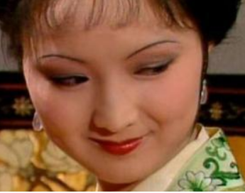 红楼梦中平儿对尤二姐是什么样的感情？