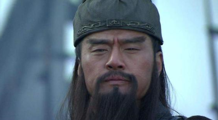 在三国演义中，真正能和吕布打个一百回的人是谁？