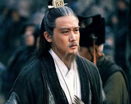 诸葛亮出山的真相是什么 诸葛亮是主动投靠还是三顾茅庐