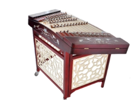 流行于新疆维吾尔族的乐器&ldquo;锵&rdquo;，是扬琴吗？