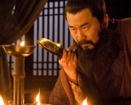 逍遥津之战张辽八百人就打败孙权十万人 这战绩是真实的吗