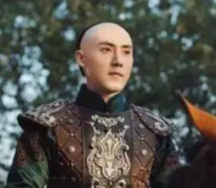 代善是什么出身？他支持皇太极继位的原因是什么？