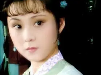 红楼梦中贾母为什么喜欢晴雯，不喜欢袭人呢？