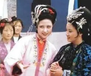 红楼梦王熙凤为何要大闹宁国府？发生了什么