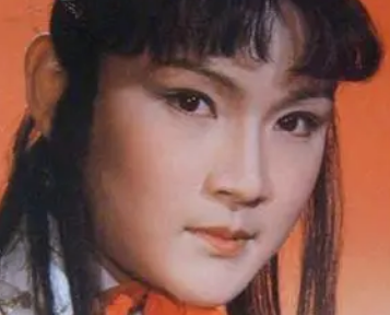 红楼梦中金钏儿与宝玉都说了些什么，导致最后自杀？