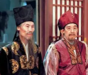 红楼梦中老太妃薨后，i贾府也死了不少人，有何联系？